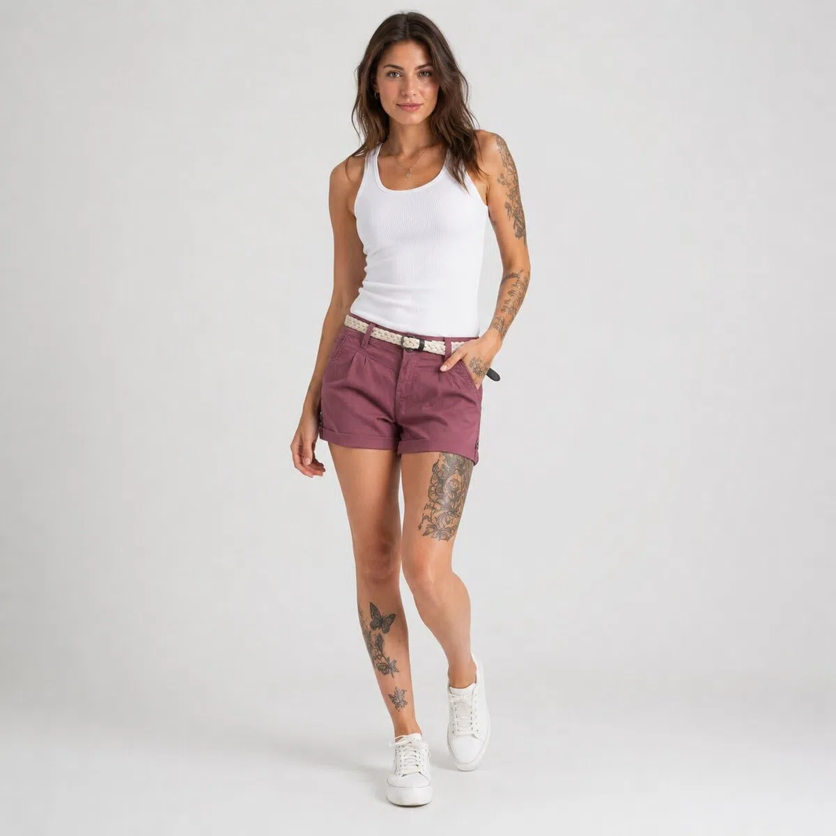 Sublevel Damen Hotpants mit Flechtgürtel Shorts kurz Sommer Freizeithose bequem Basic Casual Kurze Stoffhose Urlaub Strand