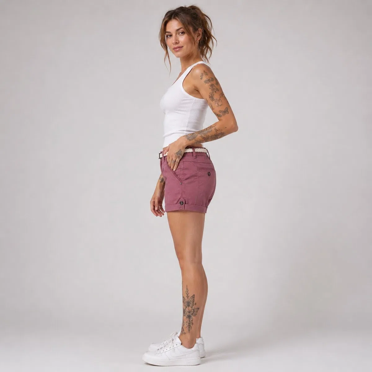 Sublevel Damen Hotpants mit Flechtgürtel Shorts kurz Sommer Freizeithose bequem Basic Casual Kurze Stoffhose Urlaub Strand