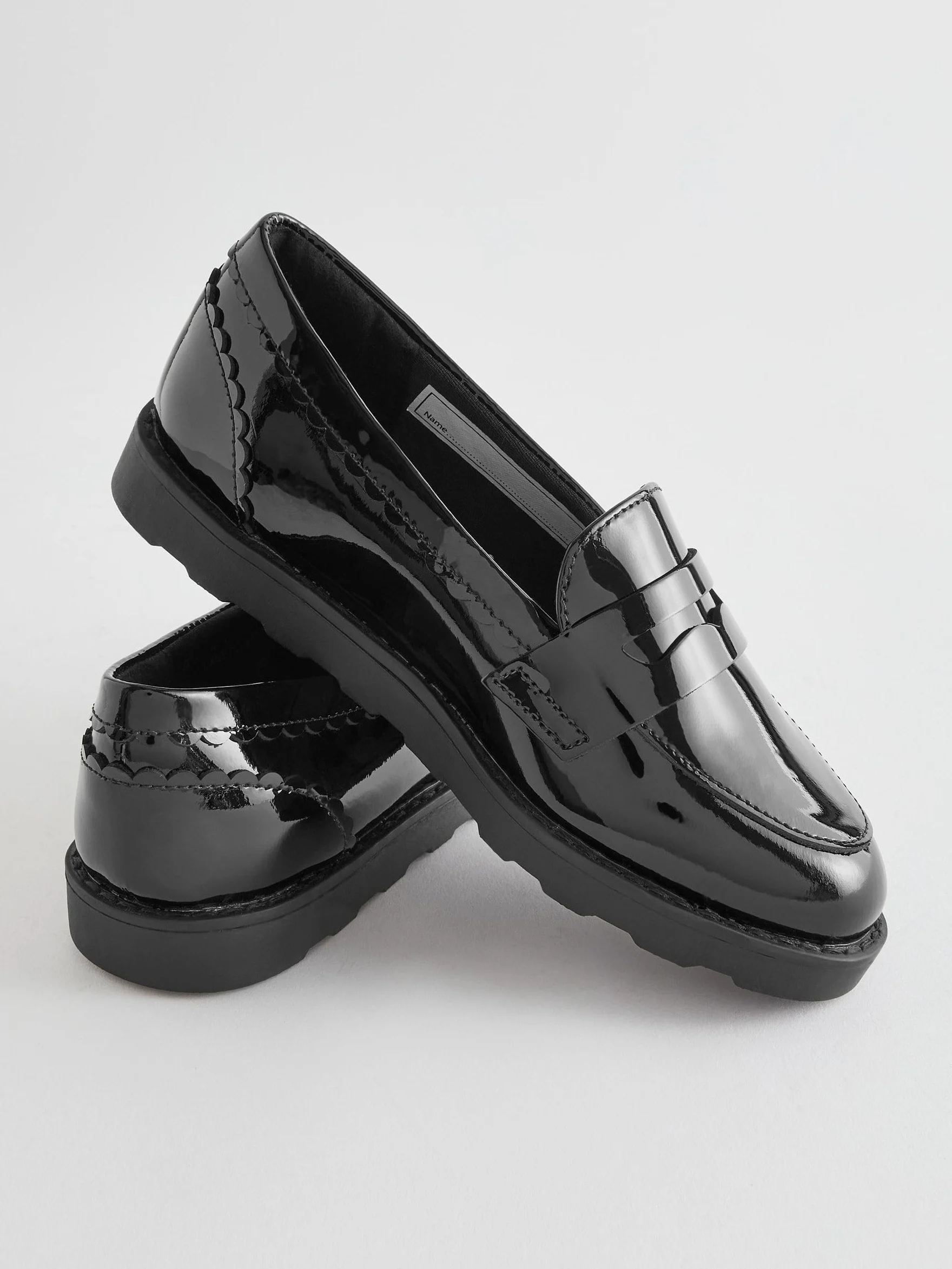 NEXT Mädchen Standard Lederslipper mit dünner Sohle und Troddel