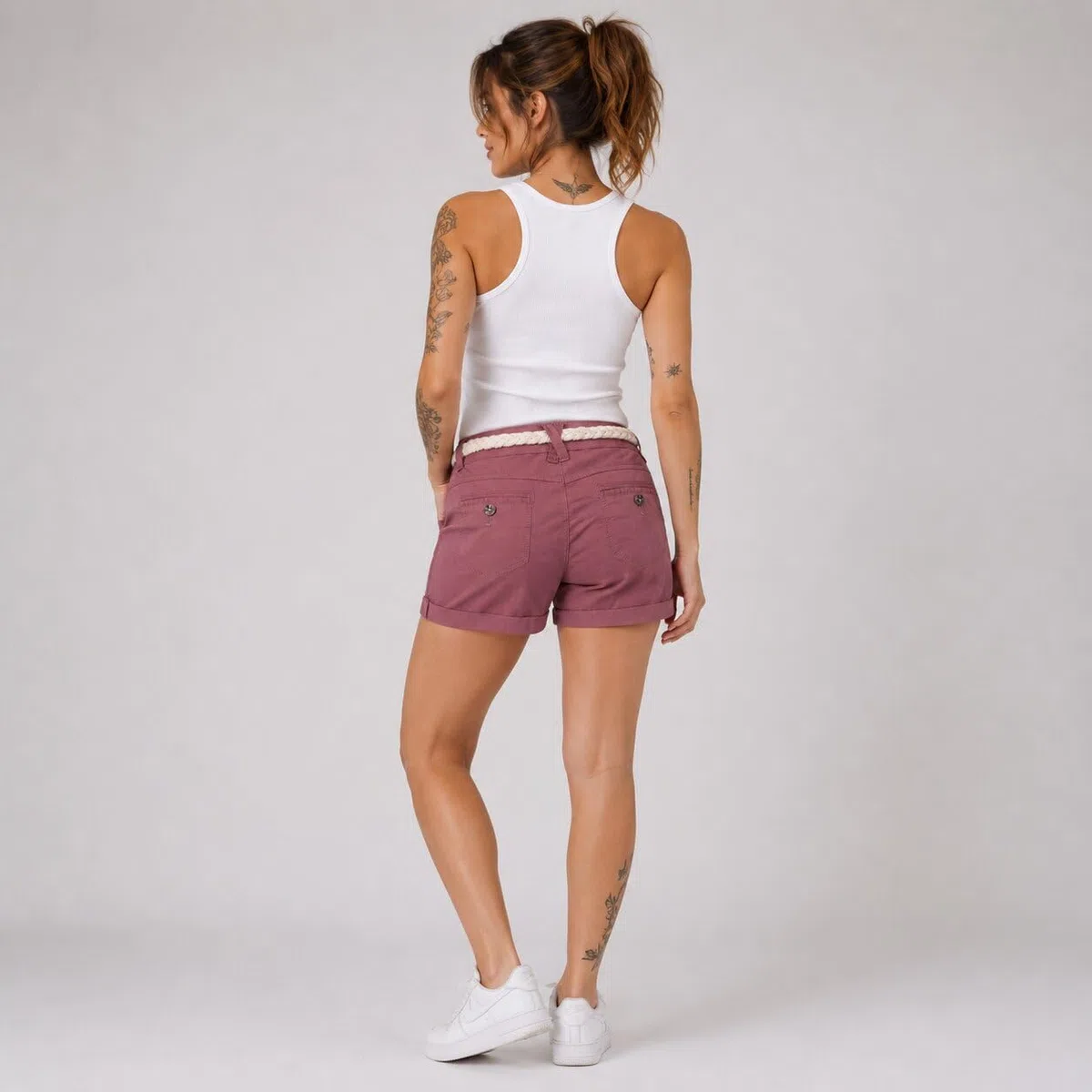 Sublevel Damen Hotpants mit Flechtgürtel Shorts kurz Sommer Freizeithose bequem Basic Casual Kurze Stoffhose Urlaub Strand