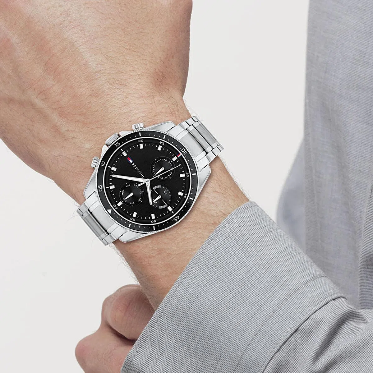 Tommy Hilfiger Multi Zifferblatt Quarz Uhr für Herren mit Edelstahl-und Lederarmband