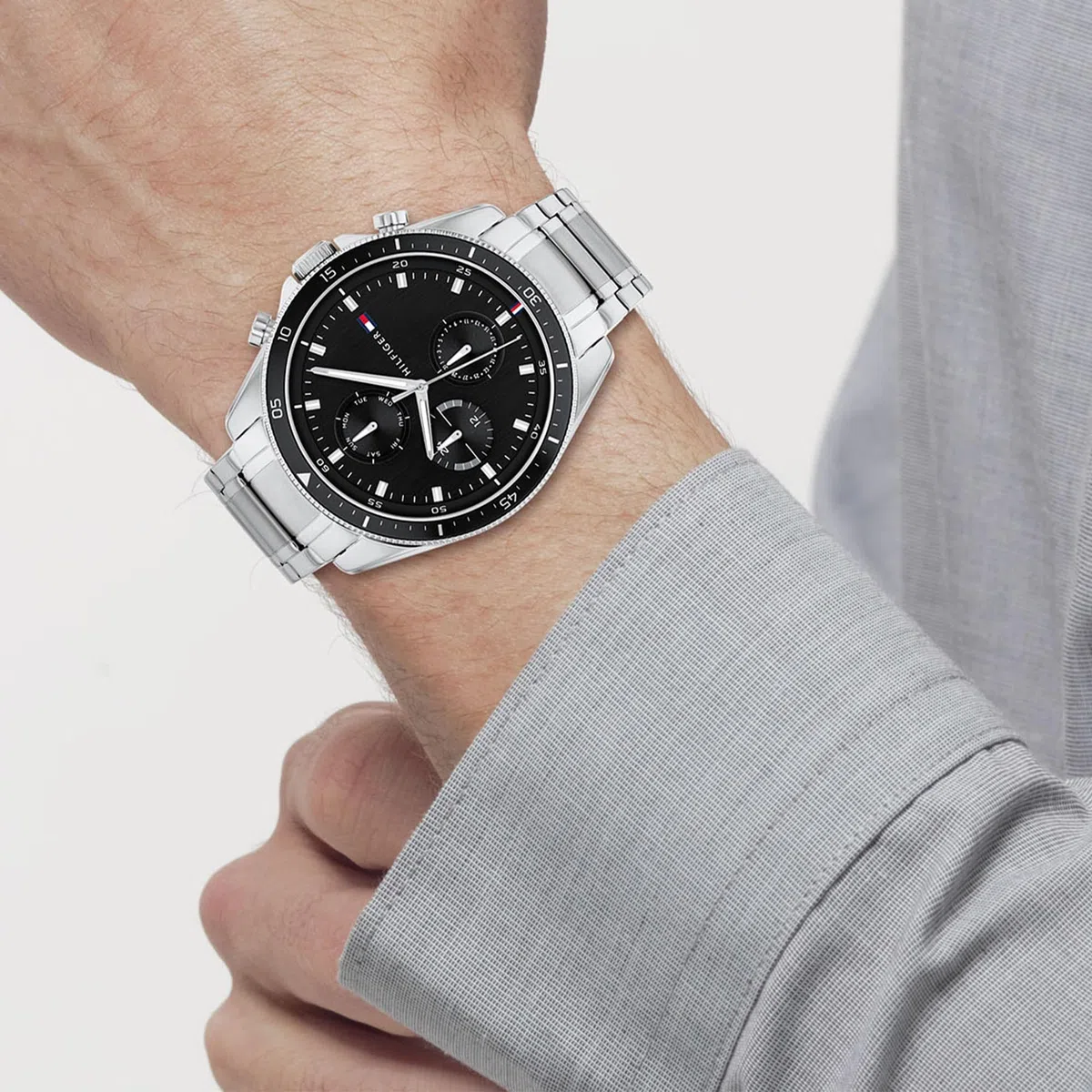 Tommy Hilfiger Multi Zifferblatt Quarz Uhr für Herren mit Edelstahl-und Lederarmband