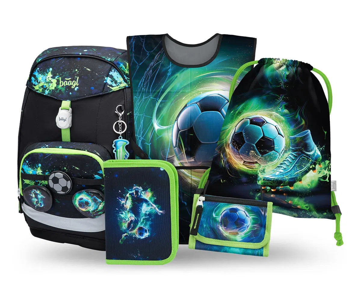 Baagl Schulranzen Jungen Set 5 Teilig (Airy Plus Schultasche für 1. Klasse, Mäppchen, Turnbeutel, Schürze, Brustbeutel), Grundschule Ranzen, Ergonomischer Schulrucksack, 25 l (Fußball)